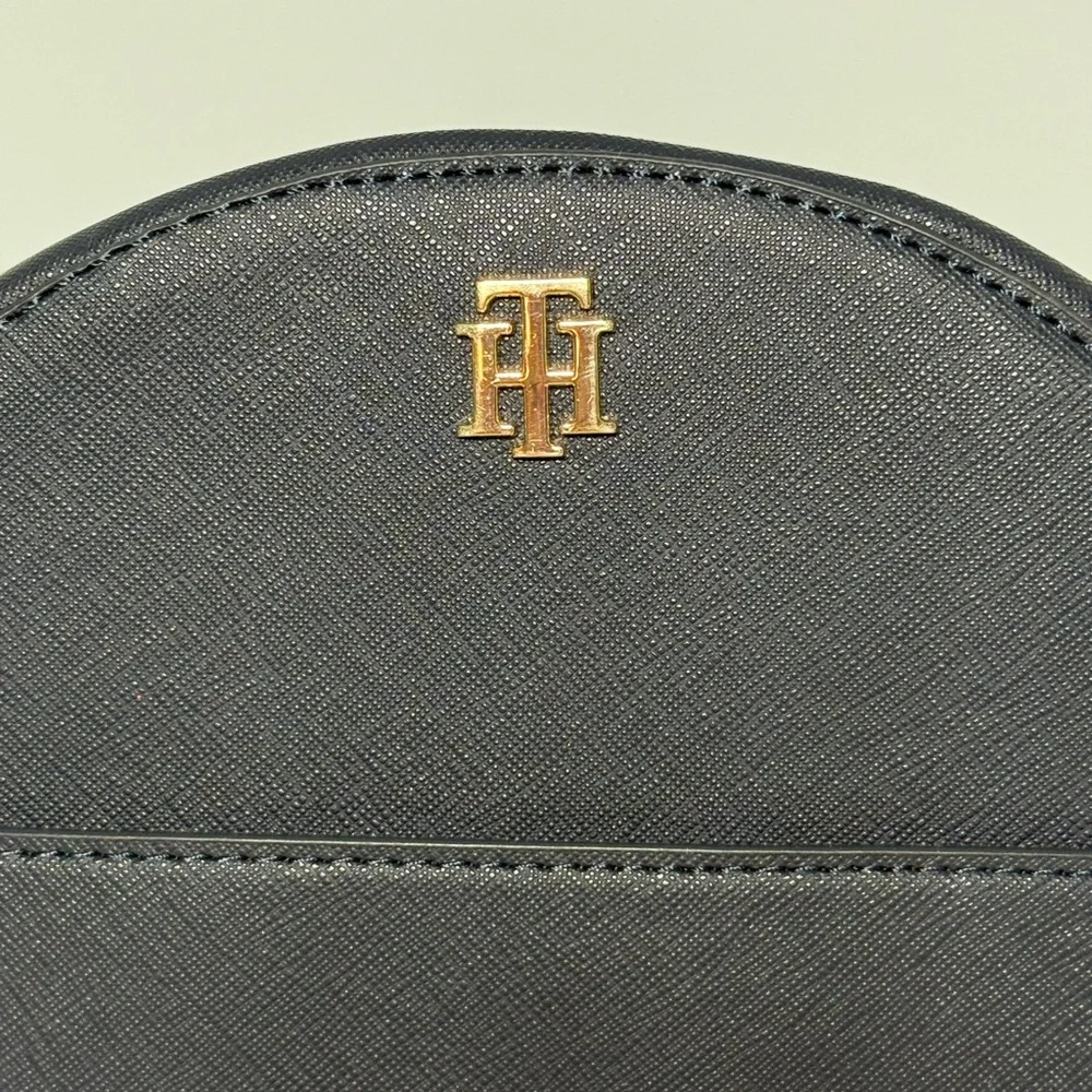 Tommy Hilfiger Joy II Canteen Crossbody Bag/ Navy - Picture 9 of 9